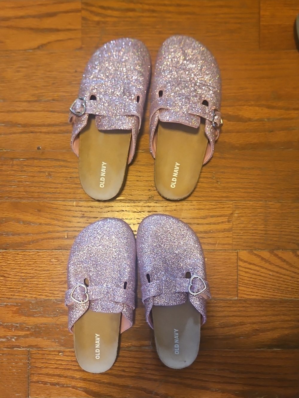Old Navy Girls Glitter Slip-On Clogs in Pink Glitter